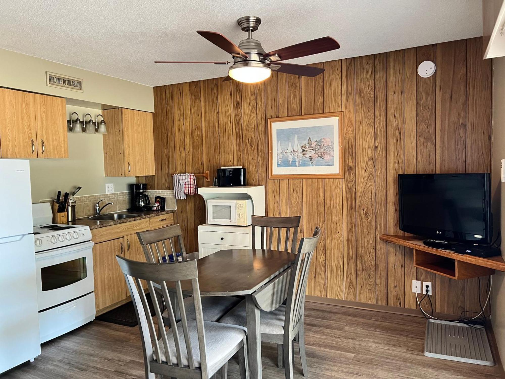 Sea Edge Motel Parksville Chambre photo